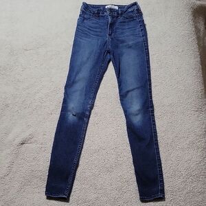 Hollister Women's Skinny Jeans in Deep Blue W 24 L29